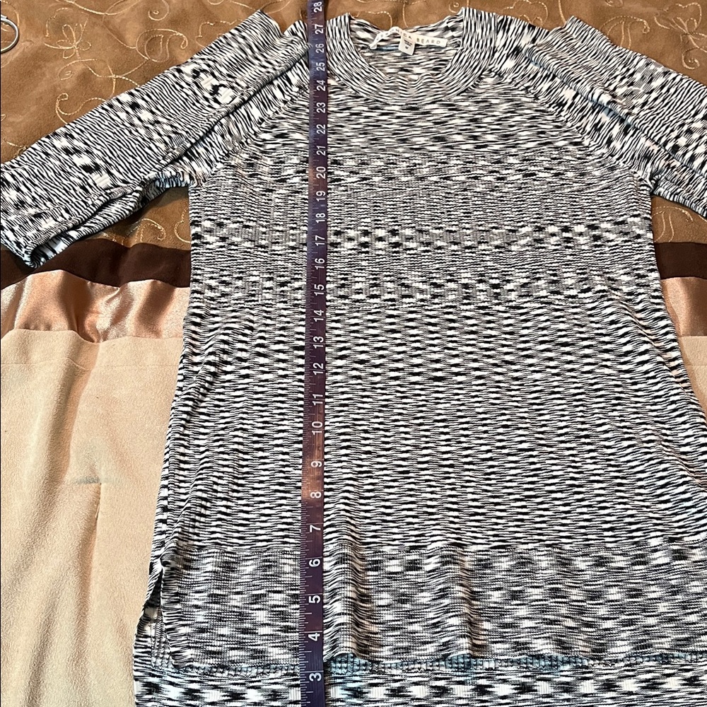 Veronica Beard White and Black Patterned Sweater - Women’s Size M - Contemporary - Picture 10 of 11